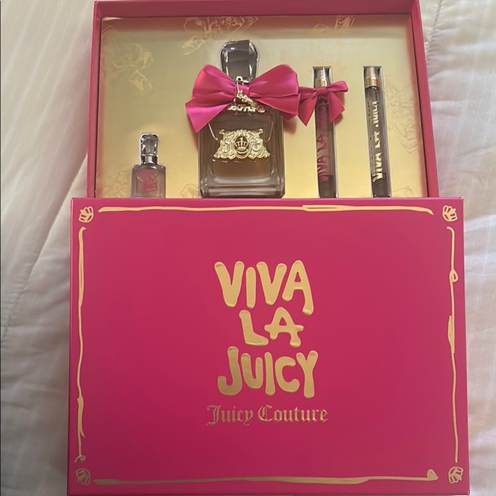 Juicy Couture Viva La Juicy Gift Set in Pink and Gold